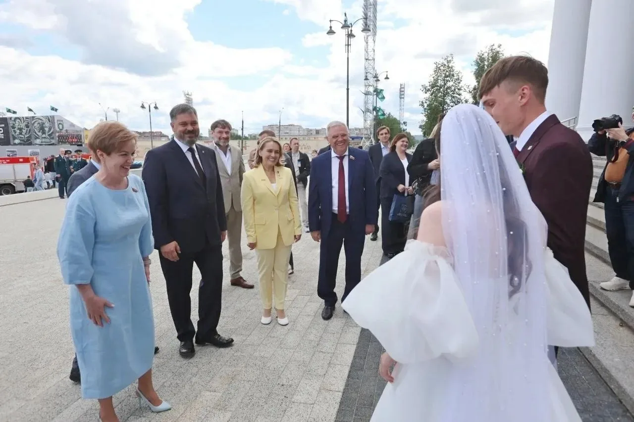 Виктория Николаева: «Дзержинск растет и развивается благодаря горожанам». Дзержинцы отм...