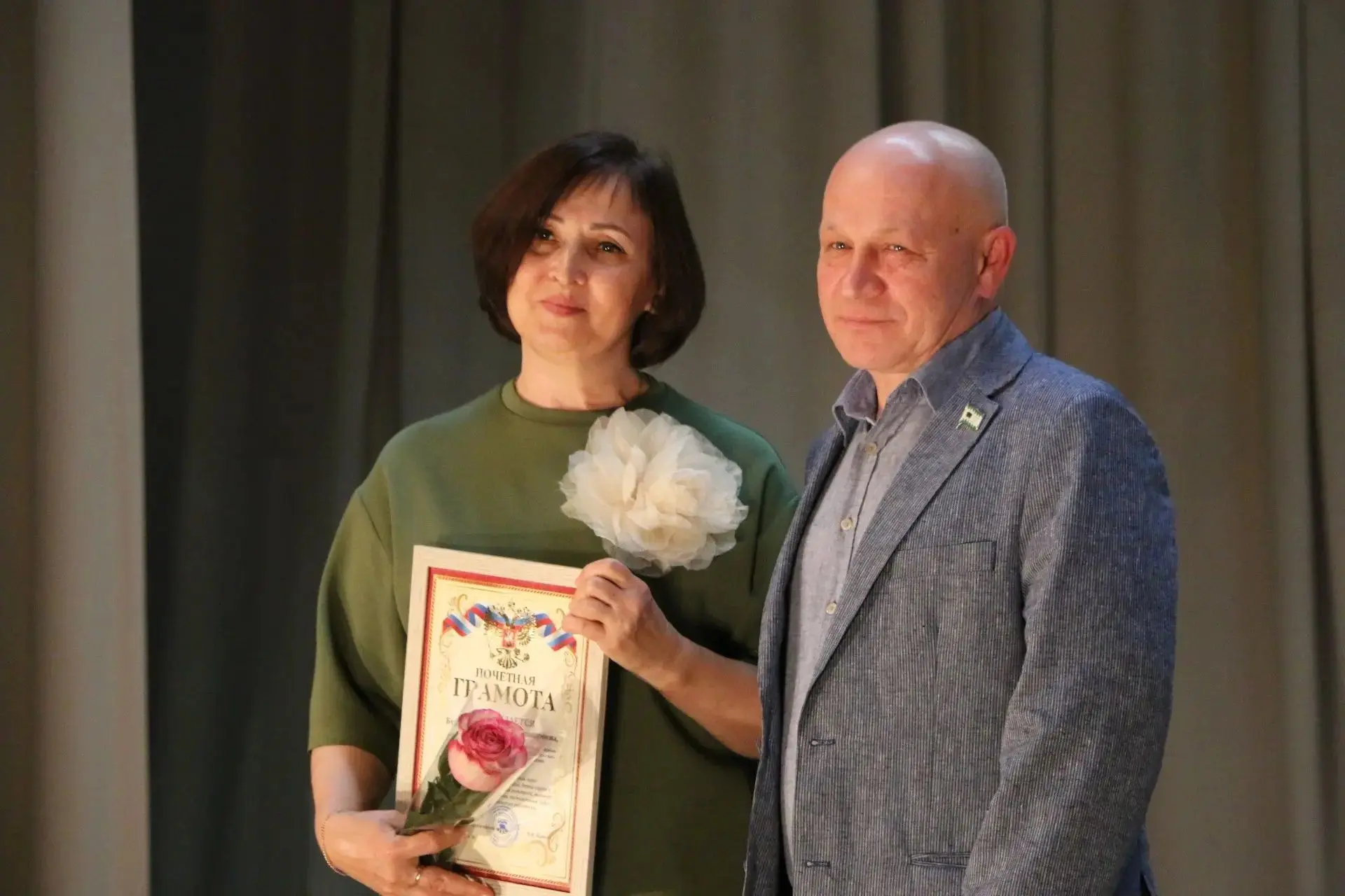 От всей души желаем вам крепкого здоровья, неиссякаемой энергии, душевных сил и благополучия! Пусть 