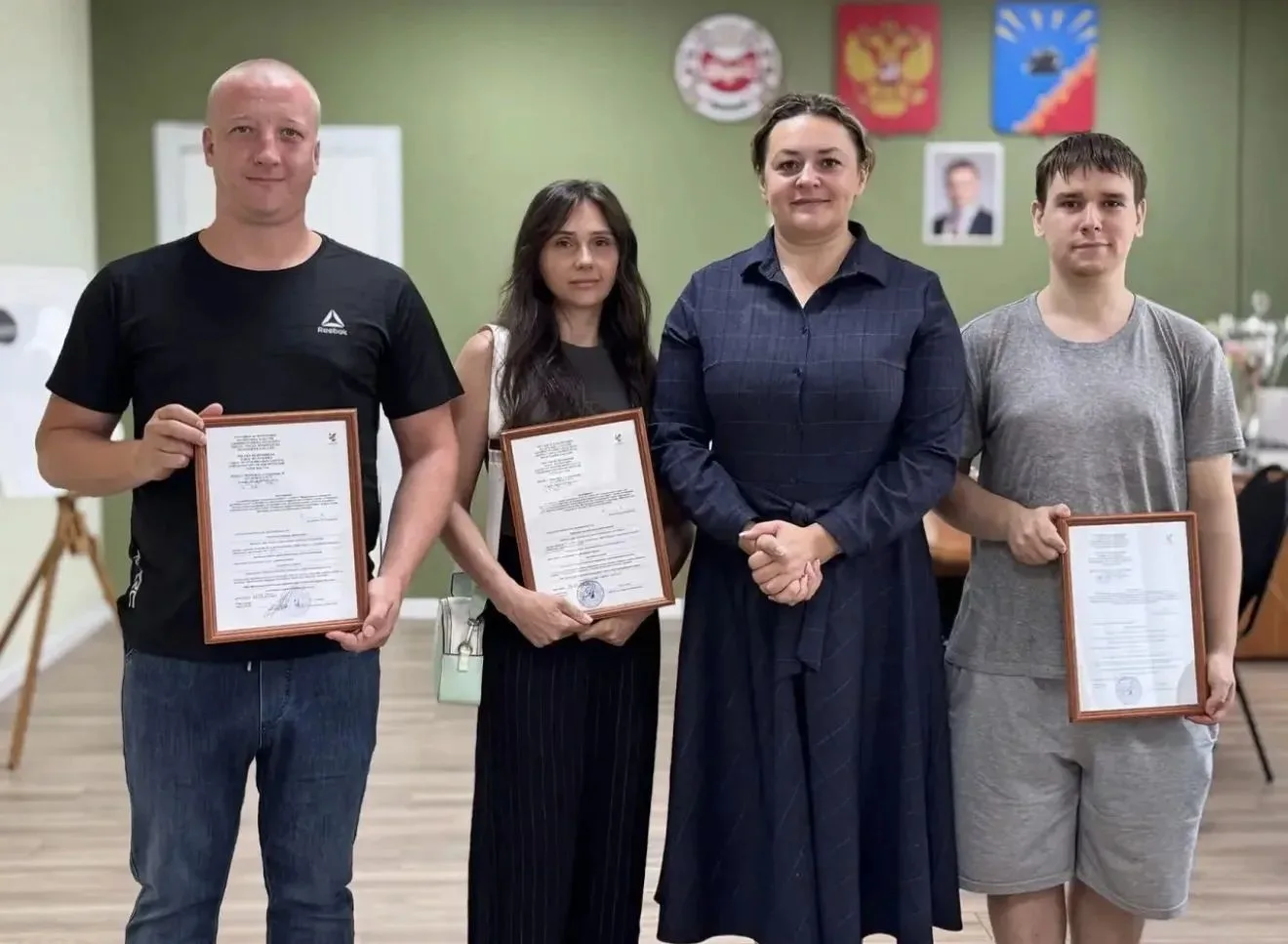 В Черногорске вручили жилищные сертификаты детям-сиротам