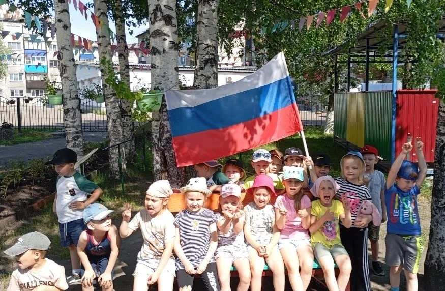 Праздник красок и единства: как в детском саду отметили День России