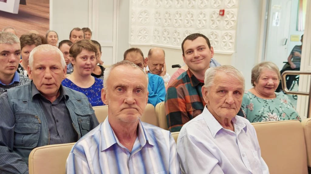 🇷🇺Россия… 
В этом слове — шелест берёз, раздолье полей, перезвон колоколов и задушевные песни, что