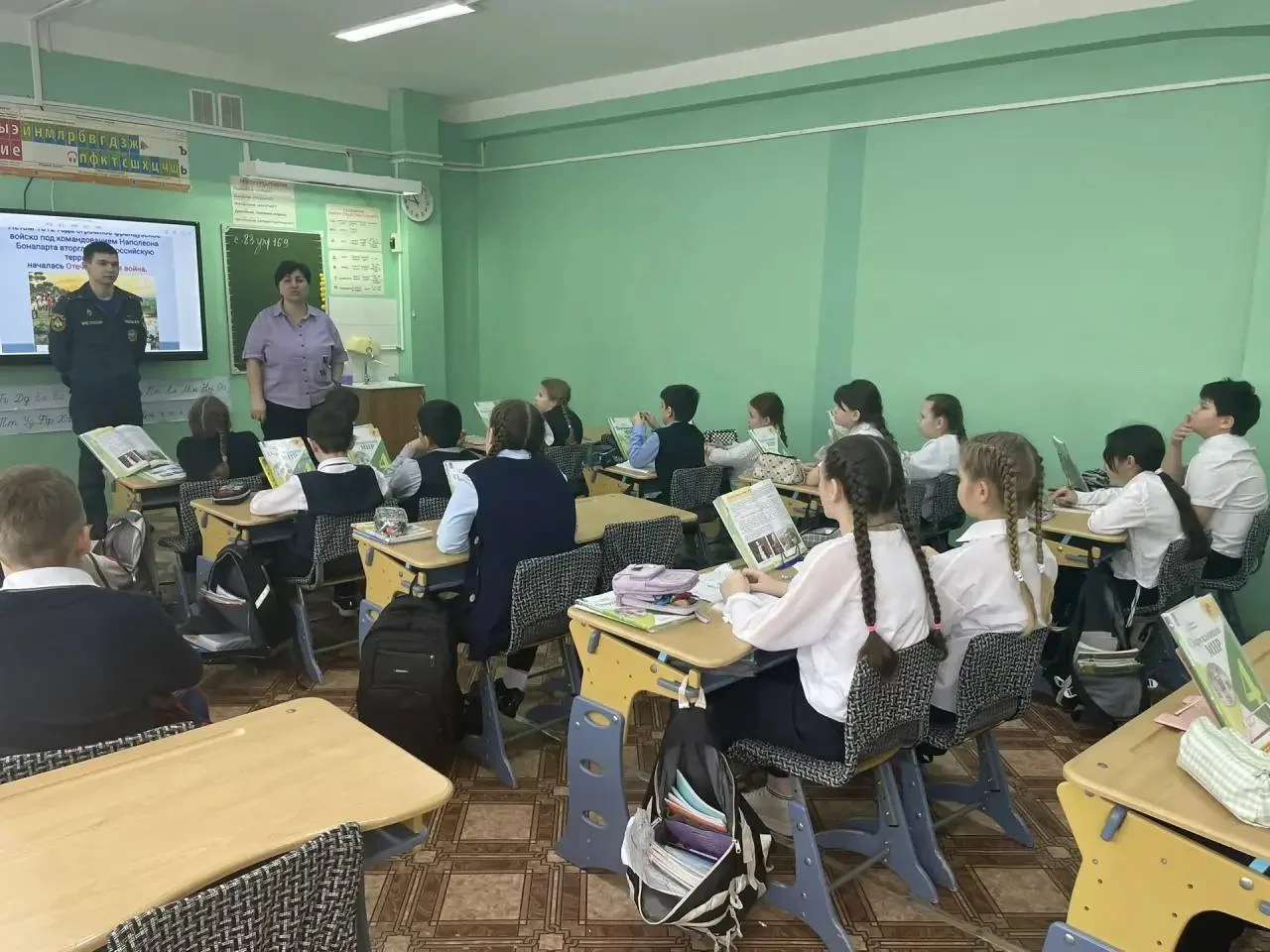 В рамках подготовки к пожароопасному сезону 2026 года в нашей школе прошла серия важных мероприятий.