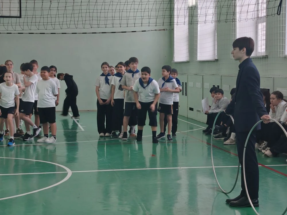 💪🇷🇺Сегодня в нашей школе прошла спортивная эстафета  «Этнические игры» среди учащихся 5-х классов в 