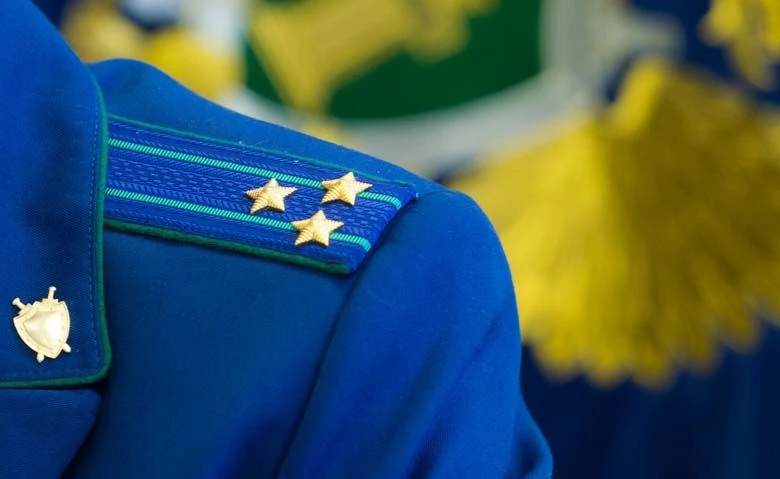 Хвалынская городская прокуратура защитила права 75-летней пенсионерки, пострадавшей от действий моше