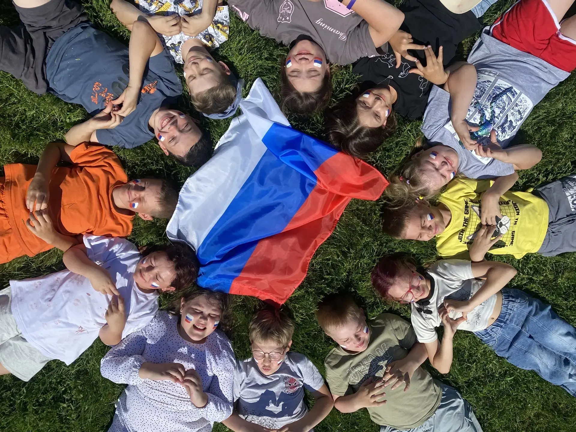 День России в нашем лагере 🇷🇺

Сегодня был по-настоящему особенный день! Мы отметили главный празд
