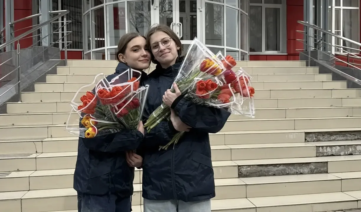 🌸 Эх, этот весенний женский день!   В честь 8 Марта добровольцы Всероссийского студенческого корпуса