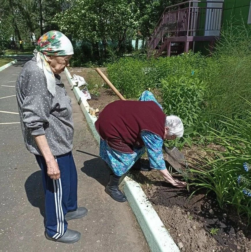 СДЕЛАЛИ ТЕРРИТОРИЮ КРАСИВЕЕ