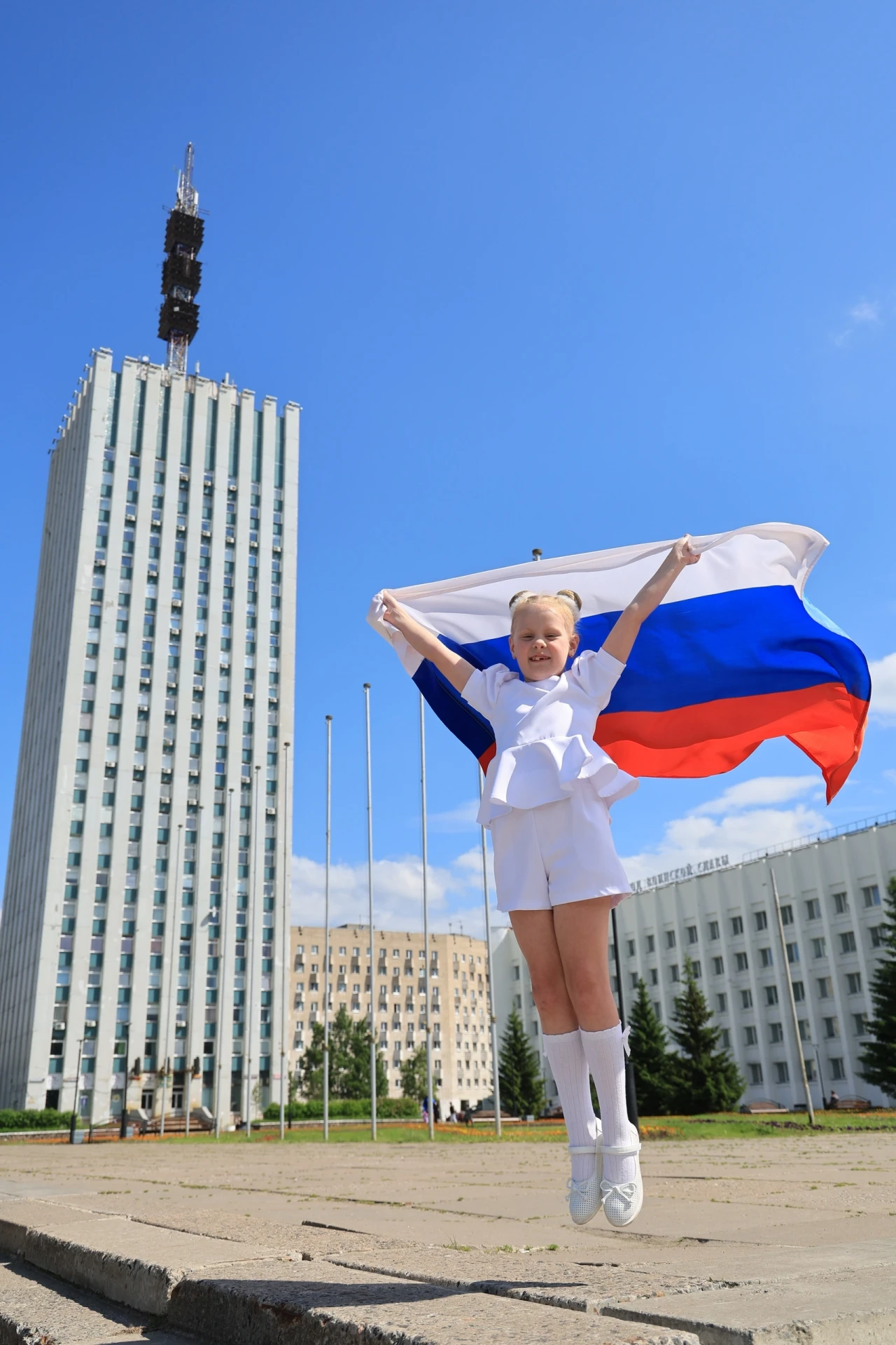 Дорогие архангелогородцы, поздравляю вас с Днём России!