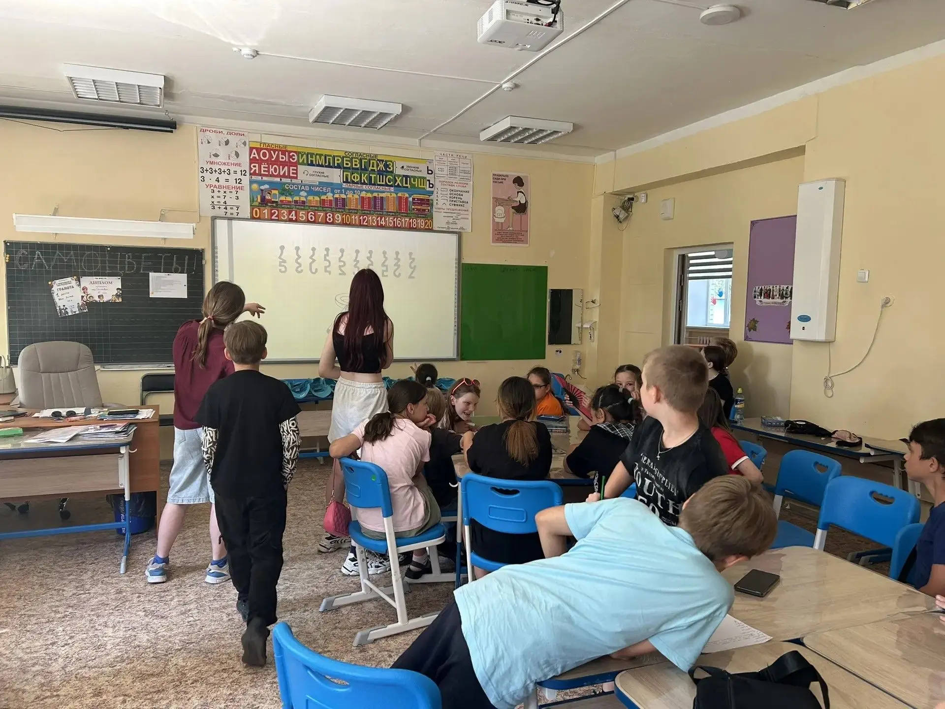 🔍🕵️‍♂️ Элементарно, Ватсон! В нашем лагере поселился дух дедукции!
Сегодня отрядный день прошел по
