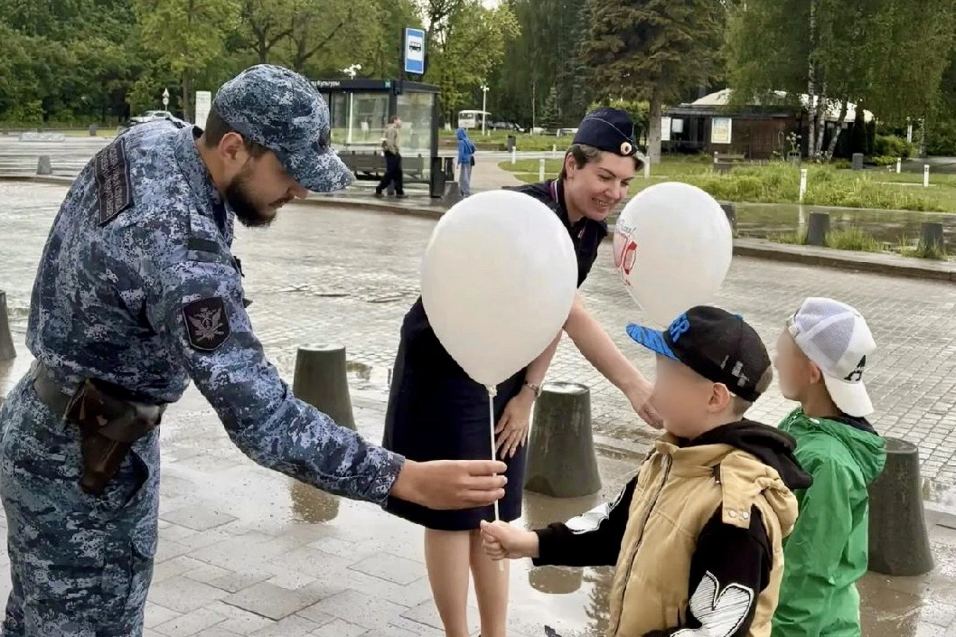 📎Судебные приставы Ивановской области подарили праздник юным жителям региона