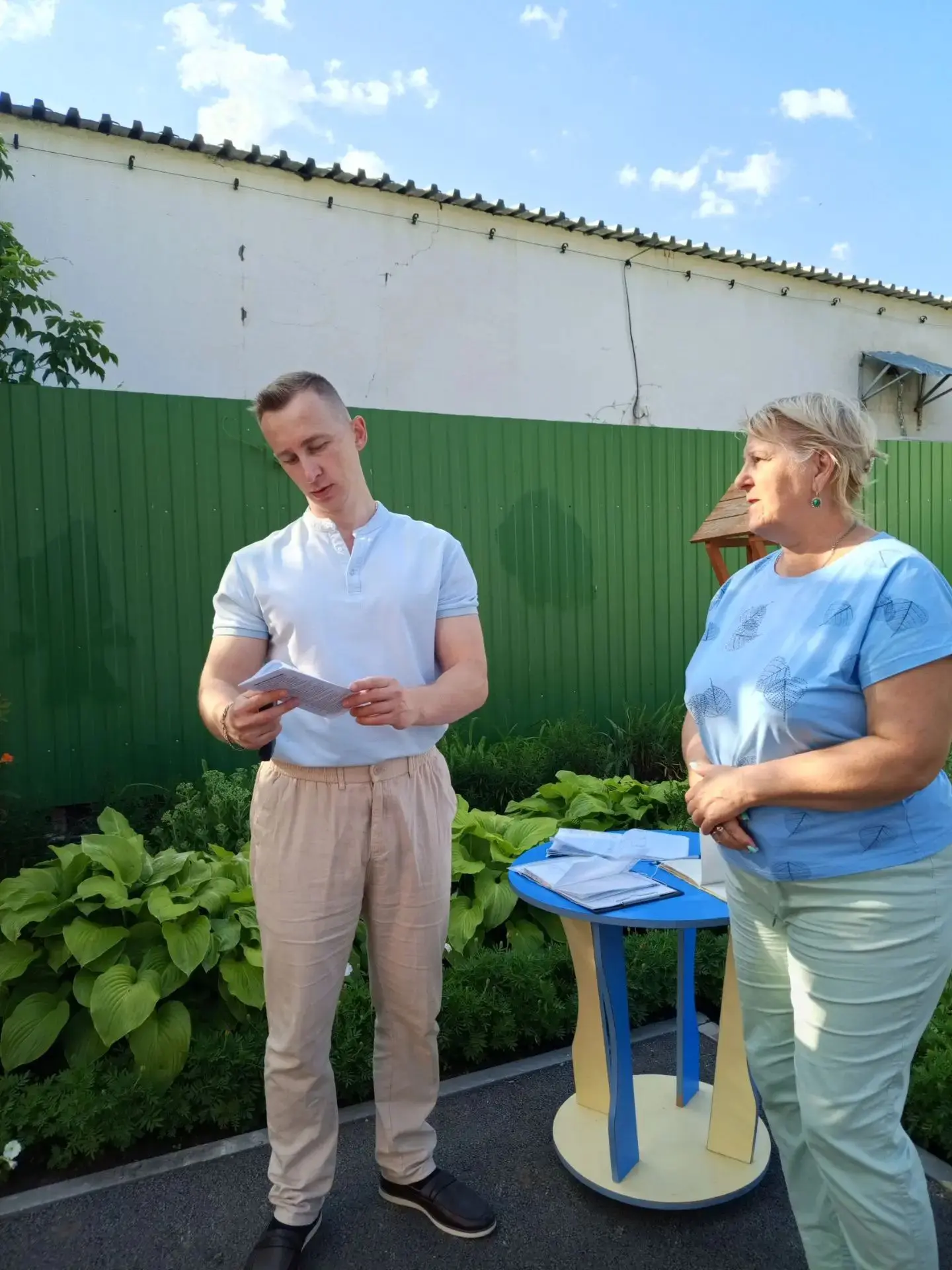 В рамках недели правовой помощи  родителям были вручены буклеты 'Всё о правах ребёнка