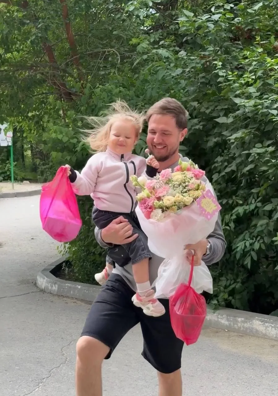 У нас в семье довольно много традиций, но, как вы помните, самую милую традицию ввёл Ни...