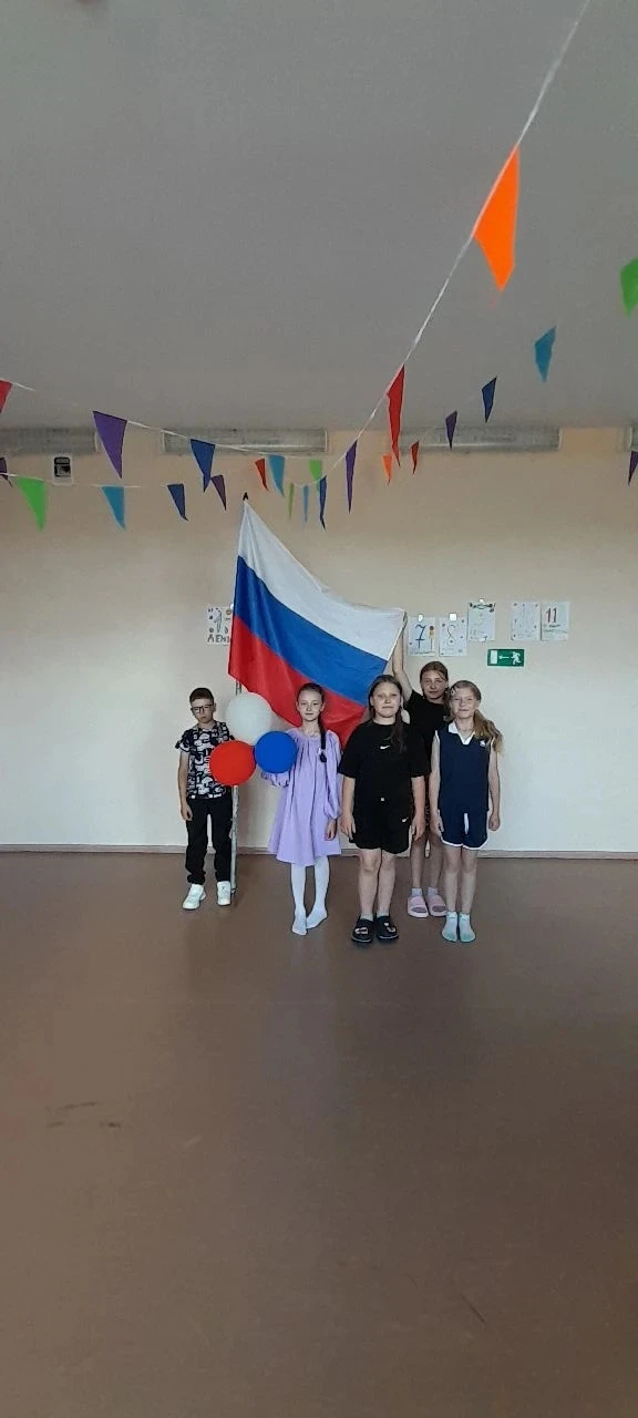 С днём рождения, Родина! 🇷🇺

Сегодня в нашем лагере прошёл особенный день, посвящённый главному пр