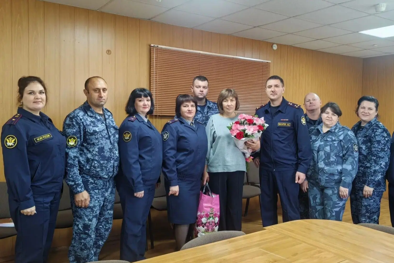 Ветерана уголовно-исполнительной системы Орловской области поздравили с юбилеем