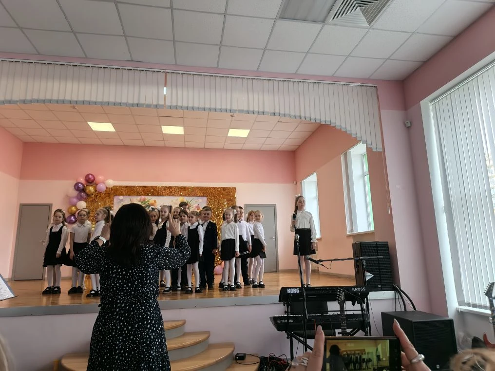 В преддверии Международного женского дня в нашей школе состоялся концерт, посвящённый м...