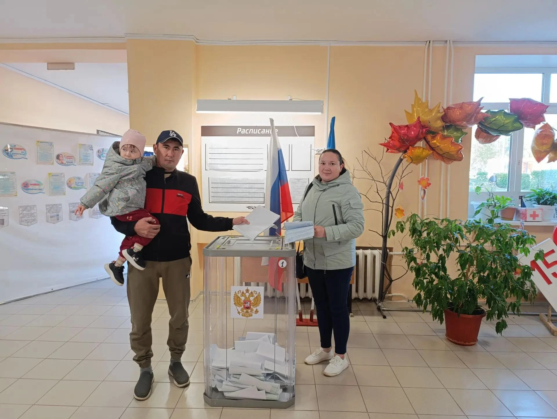 Сегодня стартовал первый день голосования на выборах депутатов Государственной Думы. Ро...