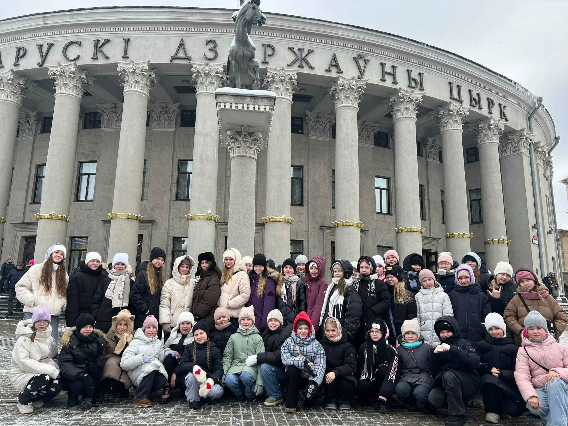 Ученицы нашей школы, блестяще дебютировали на международной сцене!  С 6 по 9 февраля Образцовый хоре