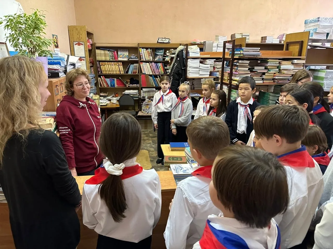 📚В начальных классах МАОУ гимназия №13 прошли  мероприятия, посвящённые Дню детской книги. Ребята с 