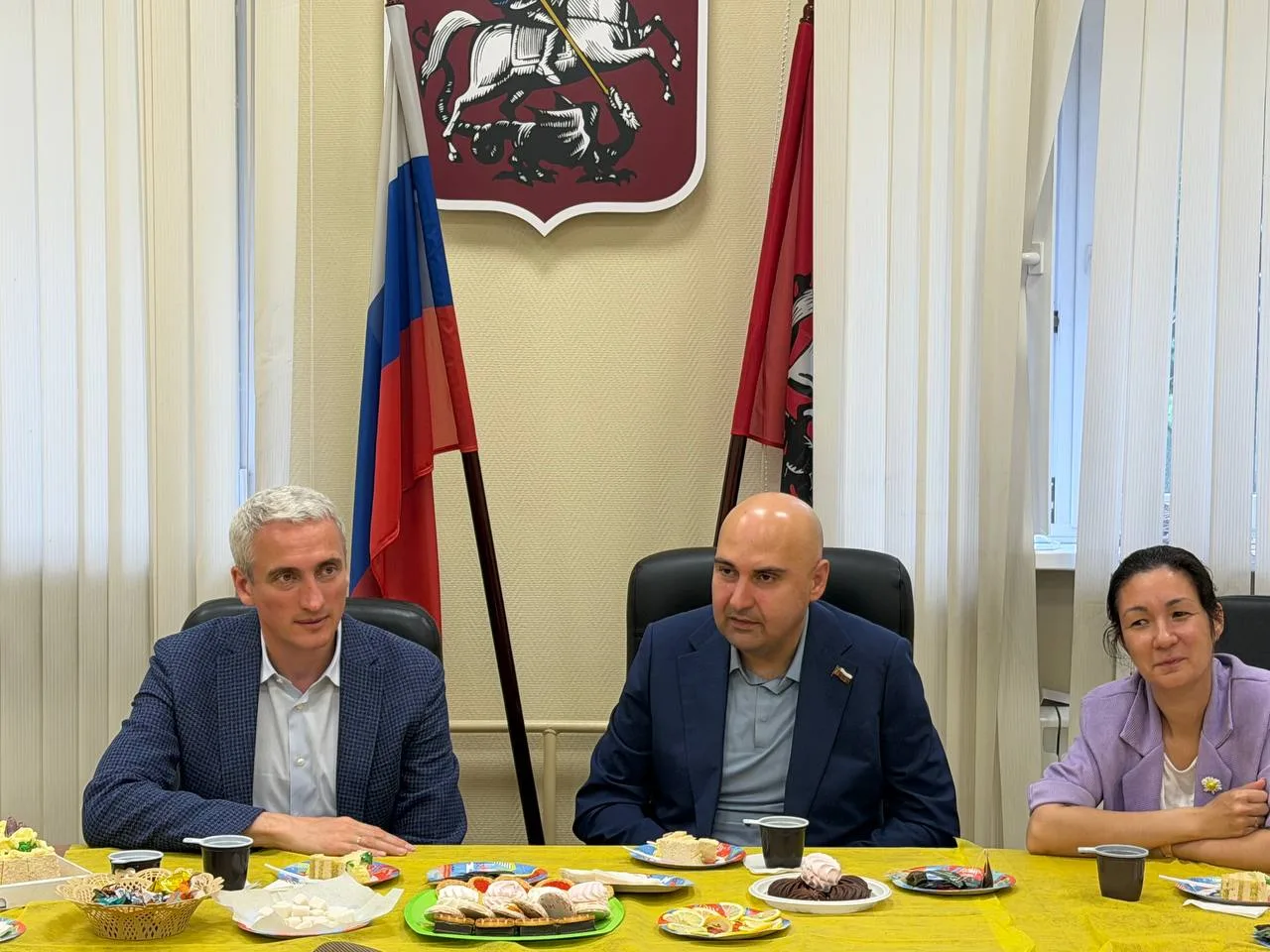 Сегодня провёл круглый стол с активом клуба многодетных семей «КрутЕнот» на Кустанайской улице в рай