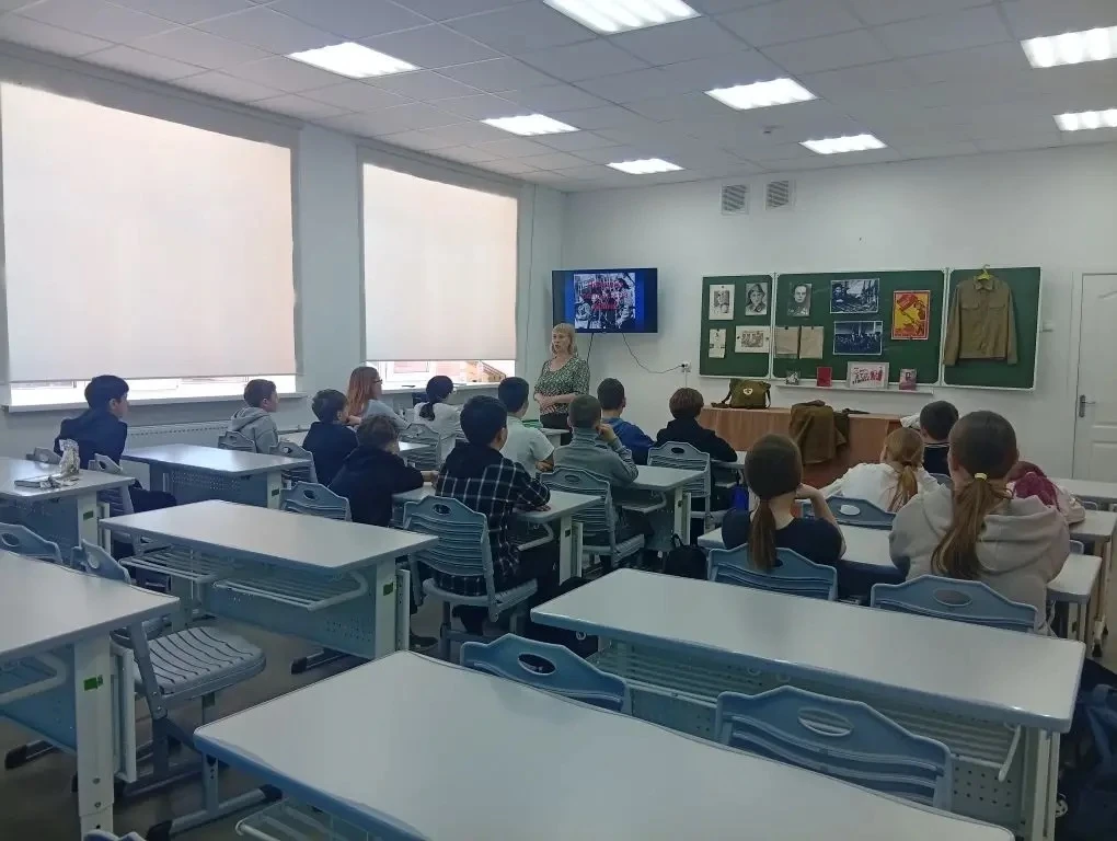📅 23-24 марта для учеников 4-7 классов прошли уроки мужества на тему «Девушки, солдаты...