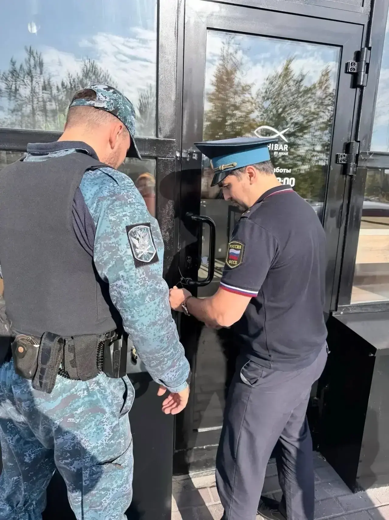 ❗️В Сургуте судебные приставы приостановили работу суши-бара.