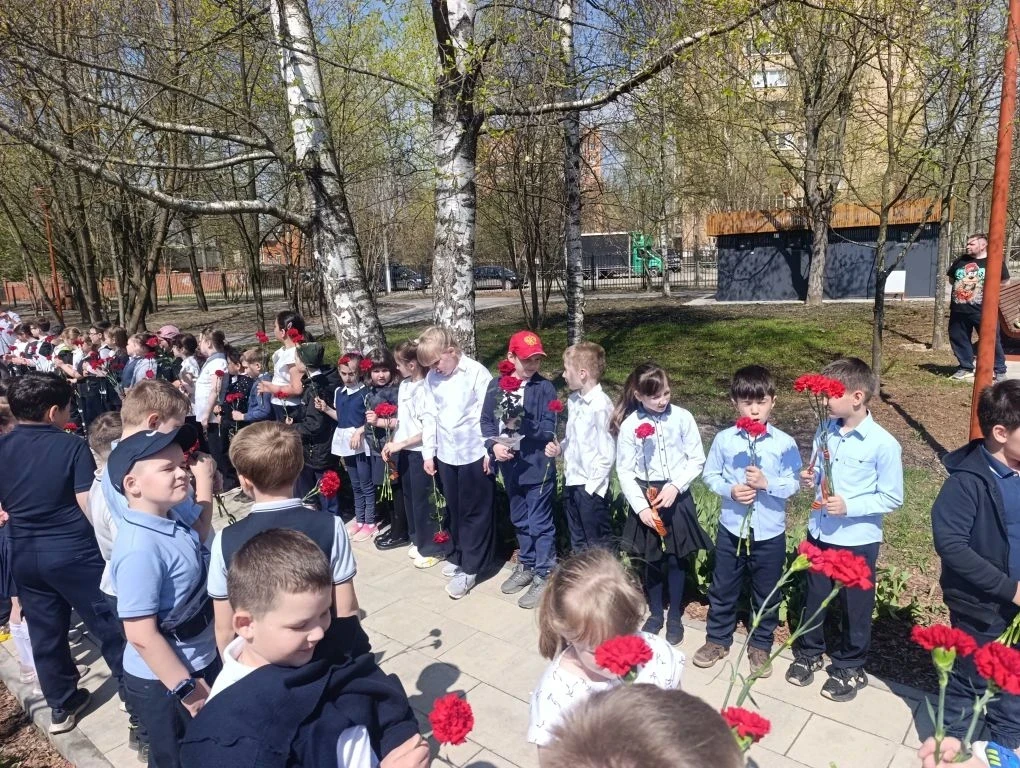 🇷🇺 Сегодня, 4 мая 2026 года, в двух зданиях нашей школы — в городе Электроугли и в поселке имени Вор