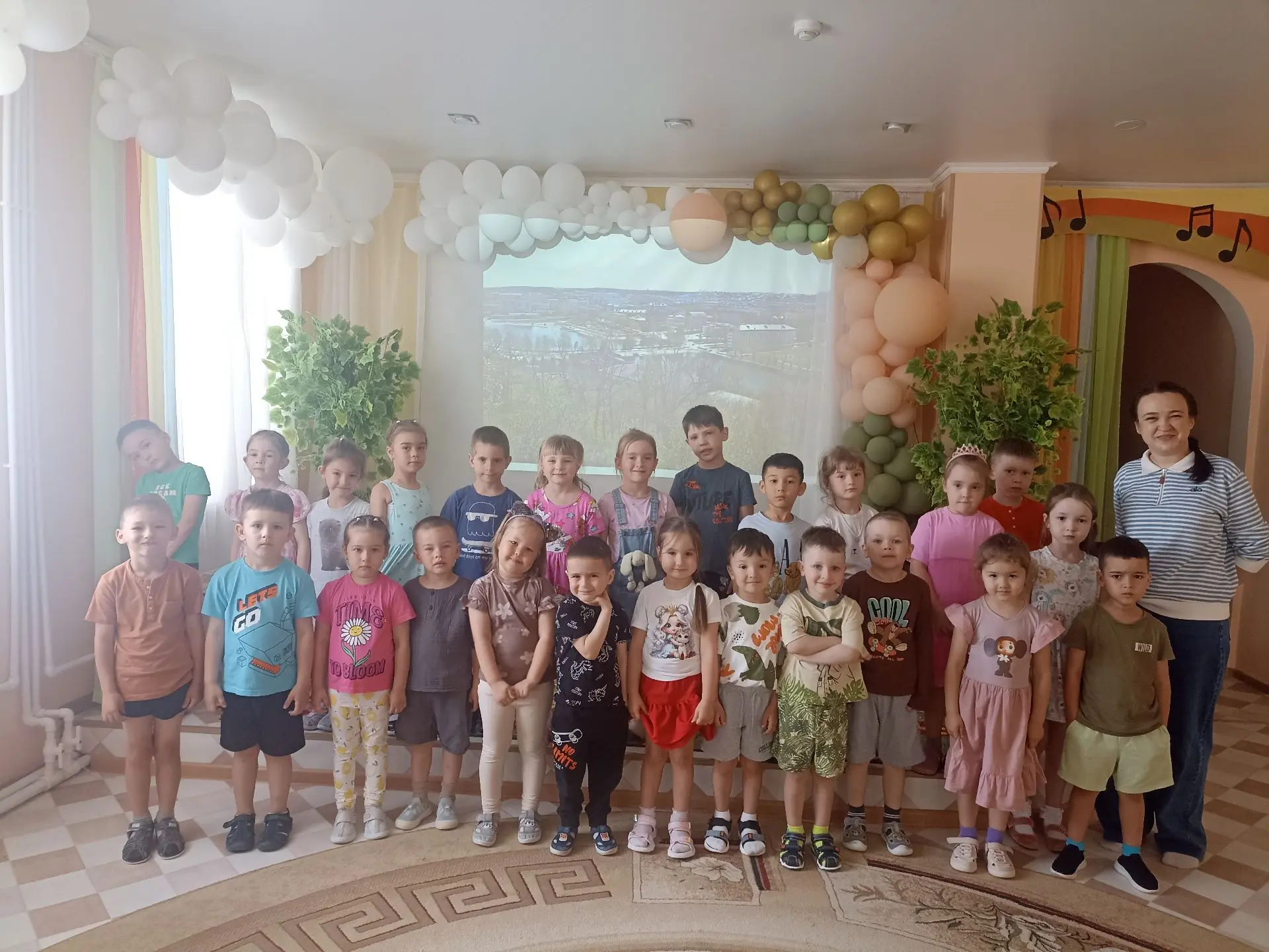 9 июня для малышей детского сада 4 прошёл урок о родном городе от сотрудника музея ДДТ Рахимовой А.Ф