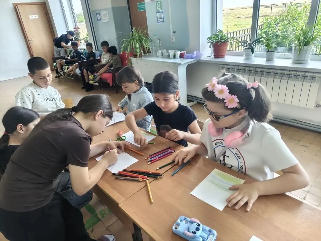 🎨 Акция «Открытка другу» в нашем лагере дневного пребывания!

Сегодня у нас был невероятно дружный 