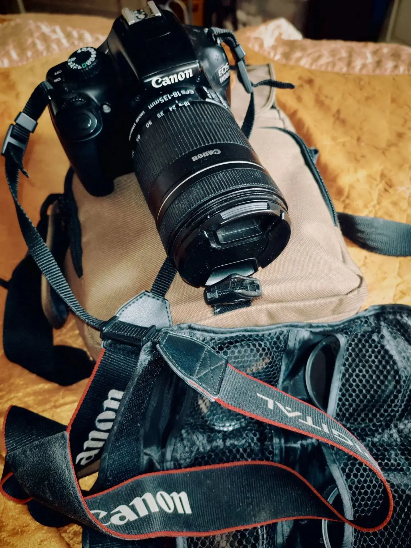 Фотоаппарат Canon, продам. Чехол, набор линз в комплекте. Подробнее в личку +7937741921...