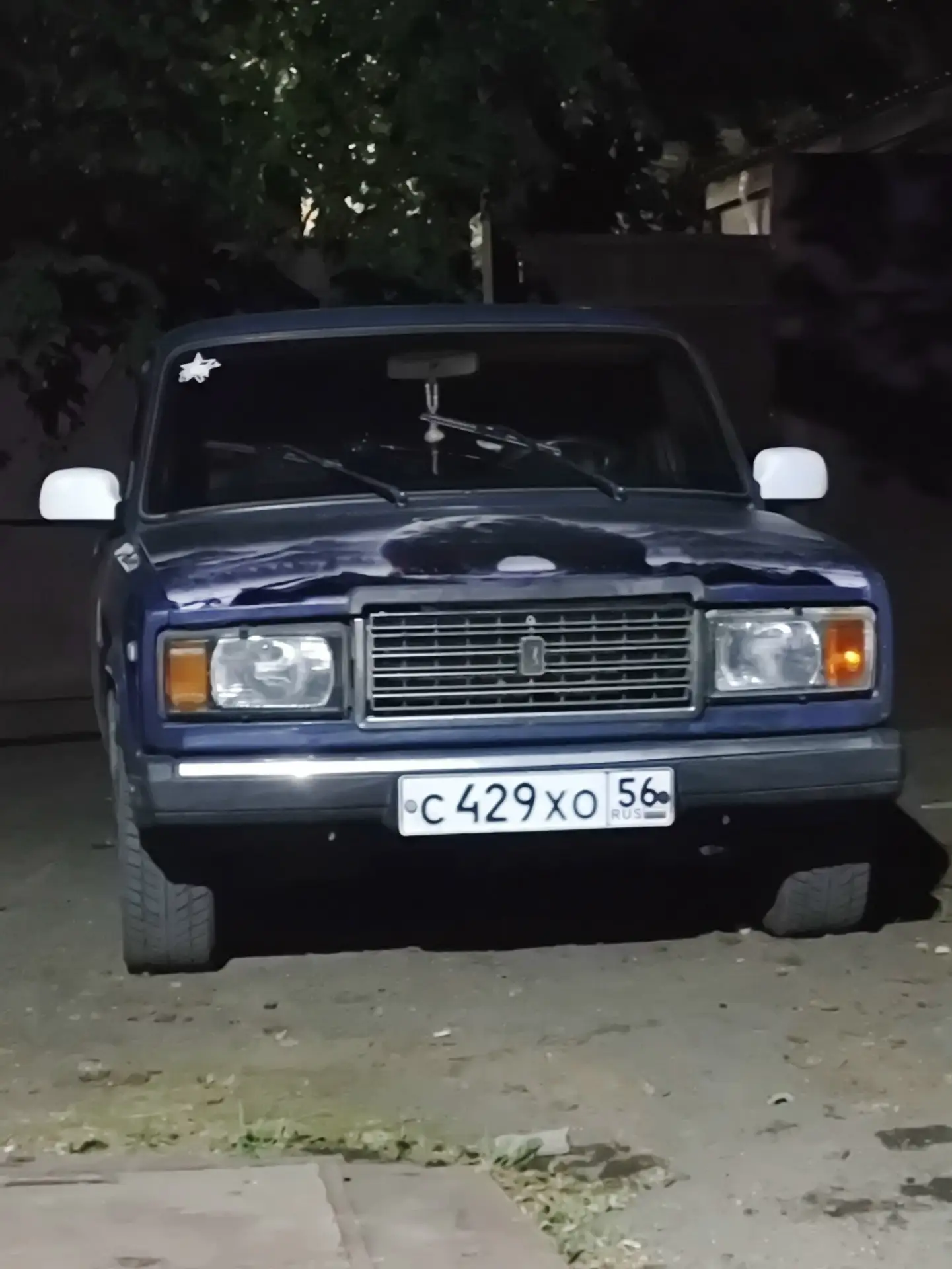 2107 2003г карбюратор,работает ровно! На учёте чистая. КПП 5ст. Резина в отличном состо...
