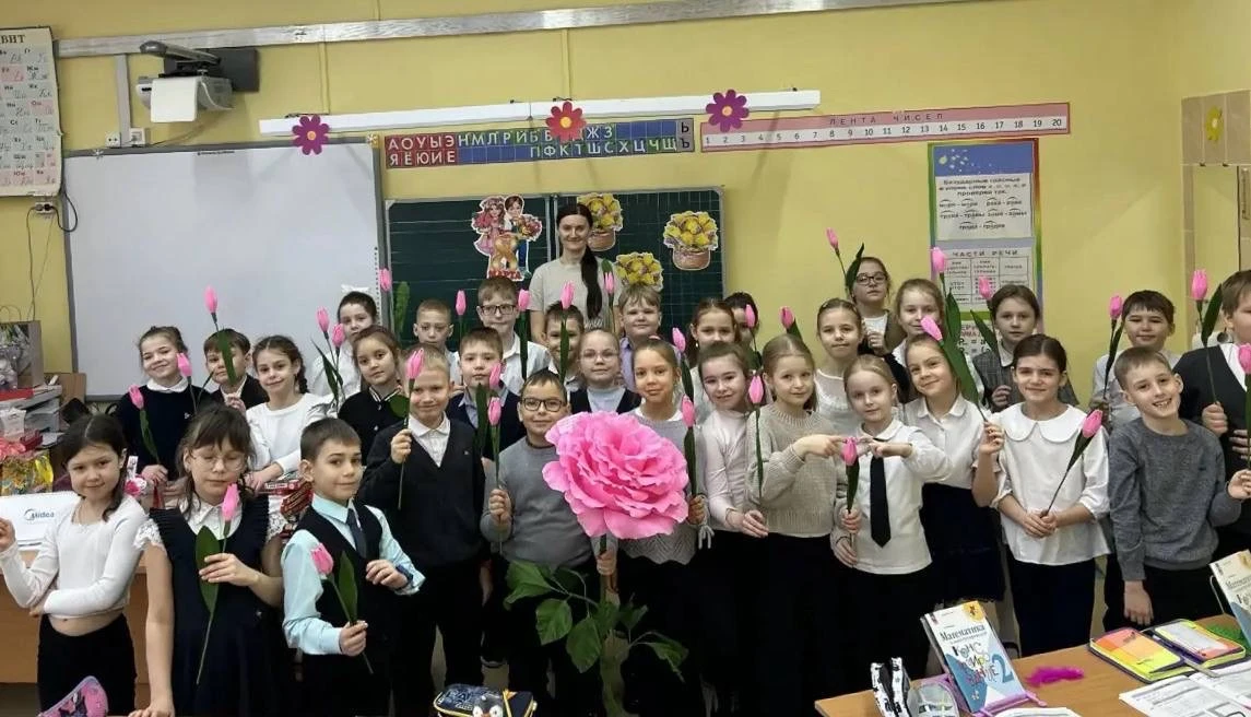 Мастер‑класс: тюльпаны с сюрпризом! 🎉  Во 2б классе царила атмосфера творчества и радости: Авдеева О