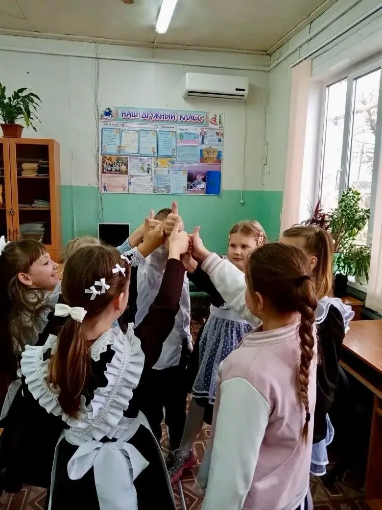 🌿 В нашей школе у учеников третьего класса успешно завершился трек «Орлёнок-Доброволец...