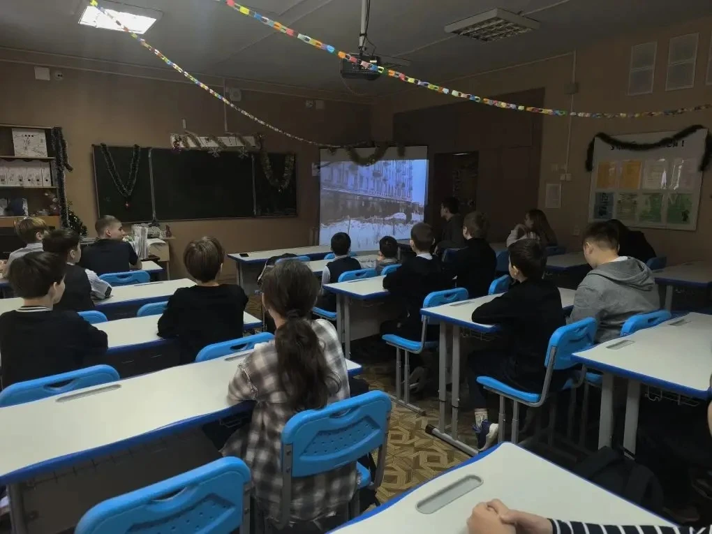 🎉 Сегодня наши классные часы были наполнены особым смыслом — мы говорили о Дне рождения города Кириш