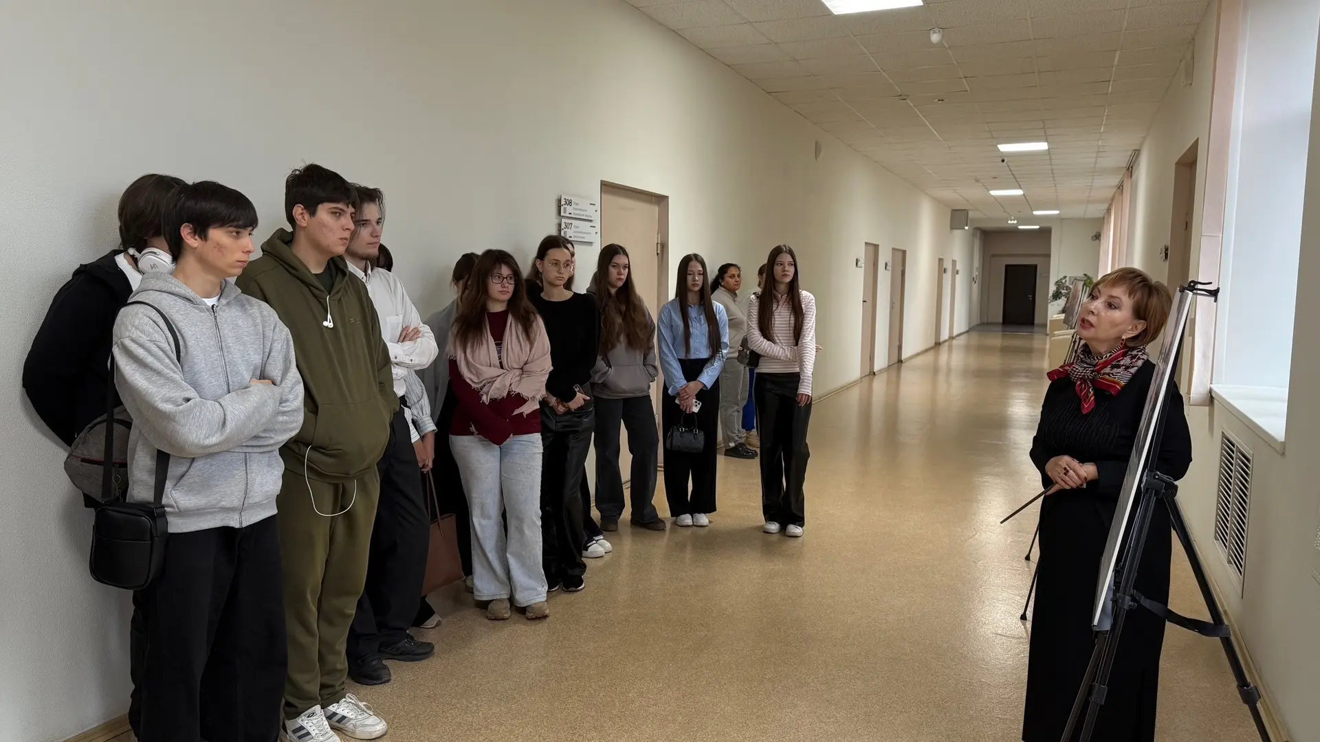 В Саратовском областном институте развития образования состоялось открытие исторической...