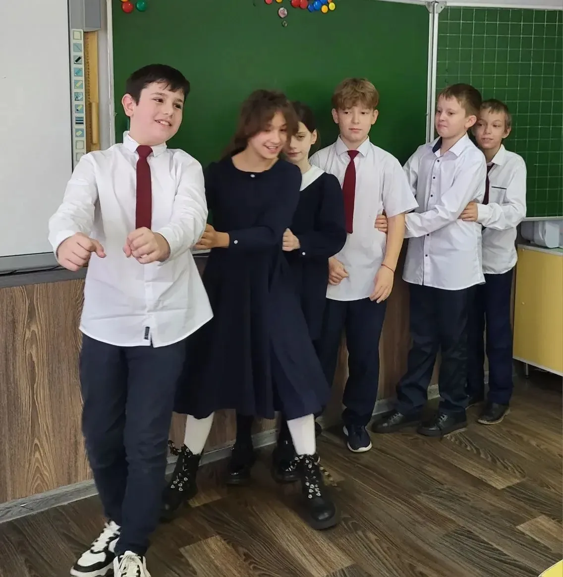 🎭 27 марта — Всероссийский день театра! 🎭   Сегодня в нашей школе этот праздник прошёл на одной волн