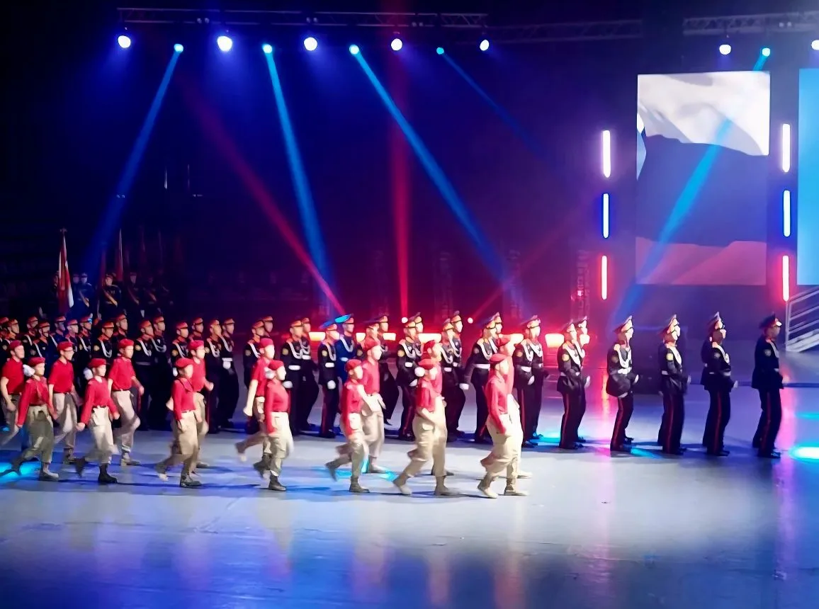 Дорогие друзья!  Сегодня в физкультурно-спортивном комплексе состоялся праздничный концерт, посвящён