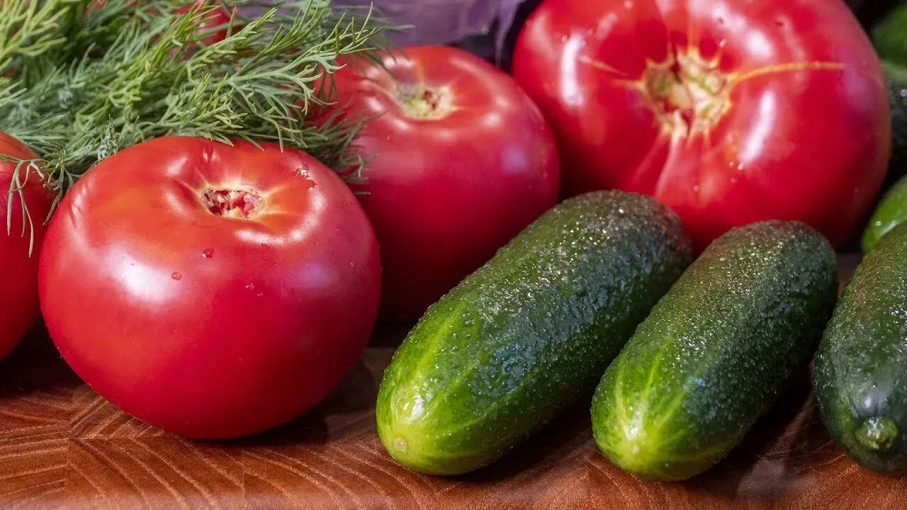 🥒 Огурцы и помидоры в России могут стать еще дороже — для импортных овощей требуют уст...