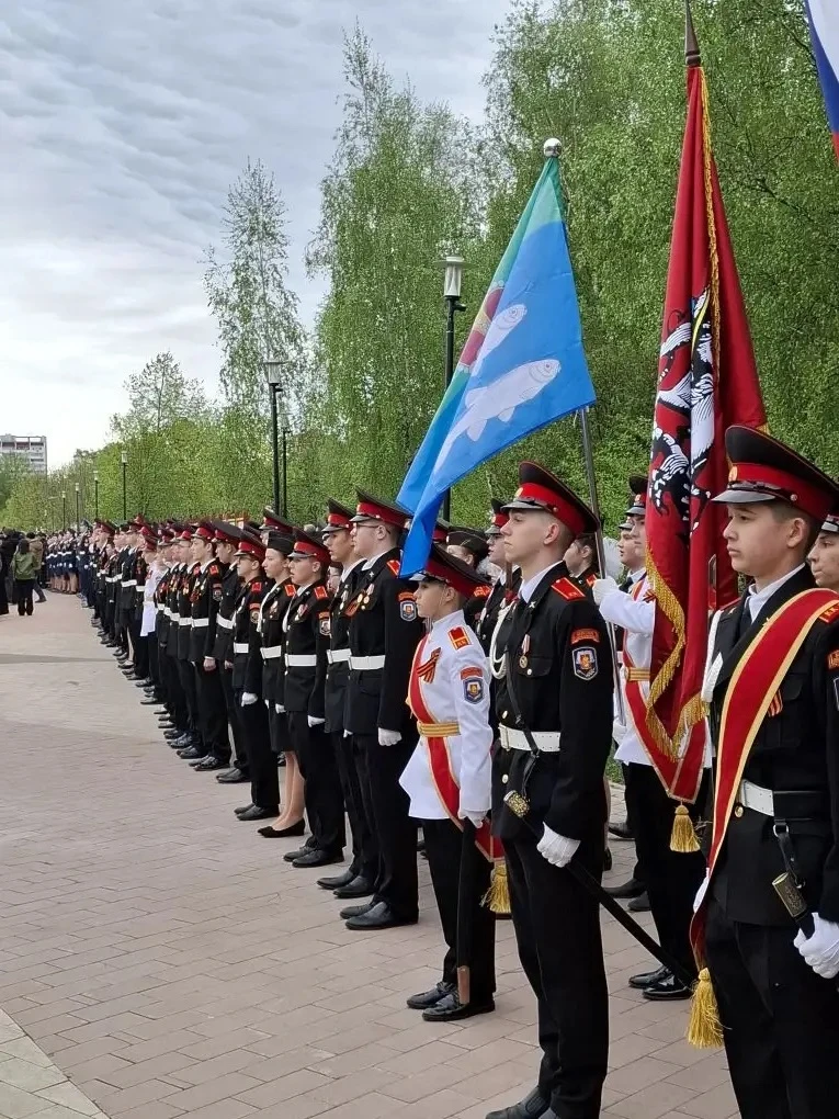 🔥В самый главный праздник нашей страны, в День Великой Победы, состоялся парад кадет у мемориала Защ