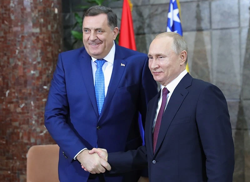 ⚡️Додик поздравил Путина с днем рождения.