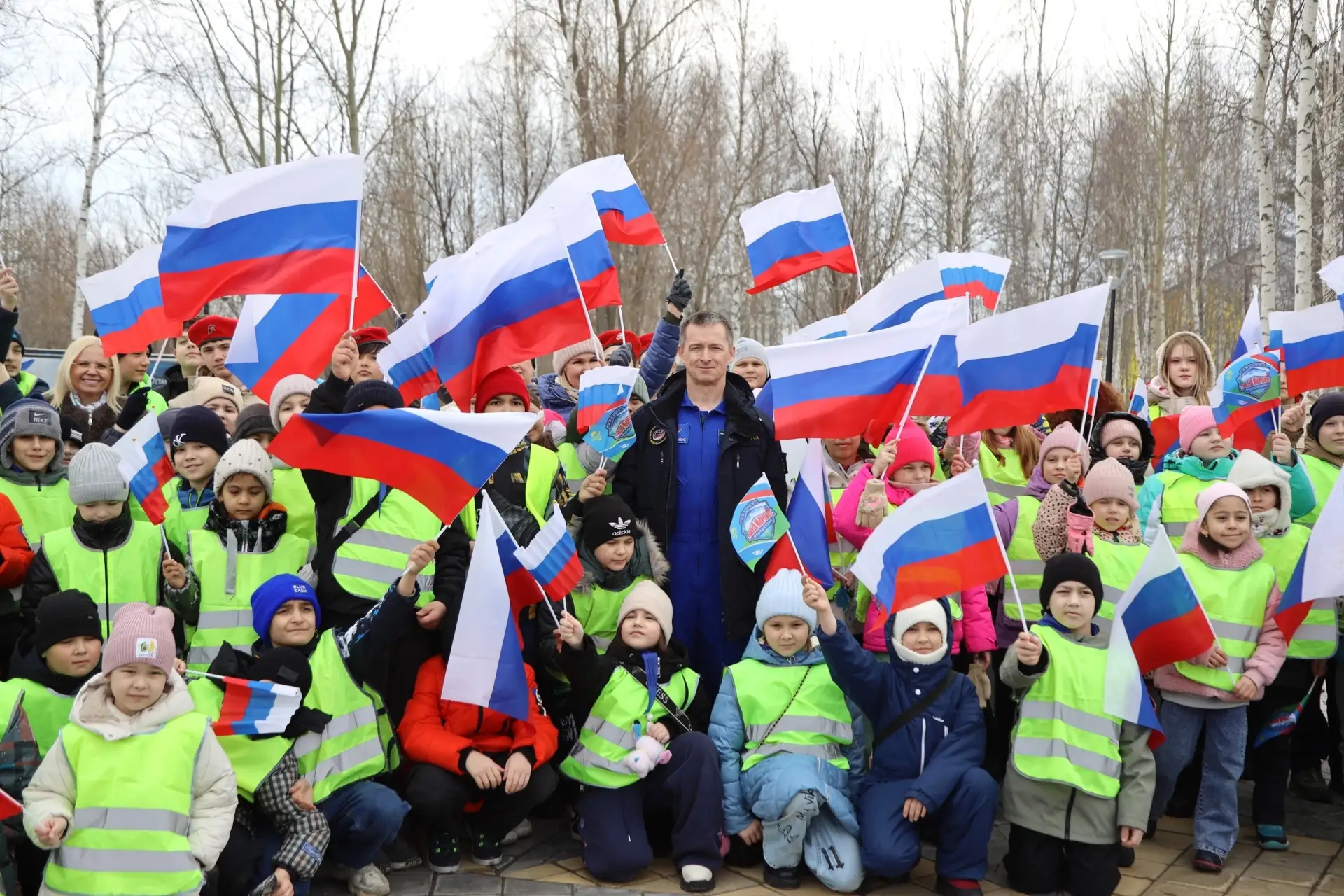 Во всех муниципалитетах Югры празднуют День Победы. На главных площадях проходят концерты, во дворах