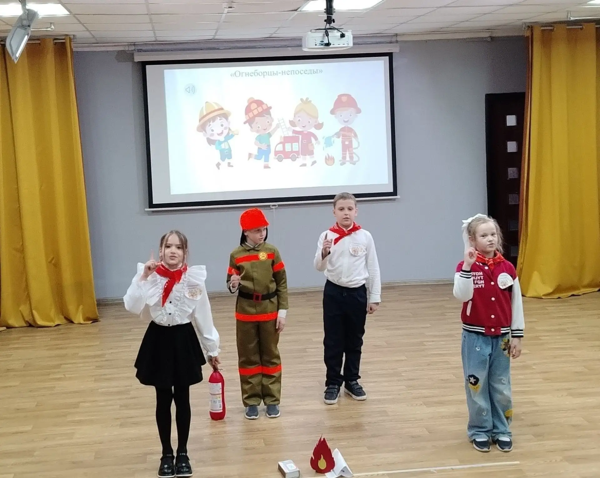 ➡14 апреля команда «Огнеборцы-непоседы» 2А класса продемонстрировала свои артистические способности,