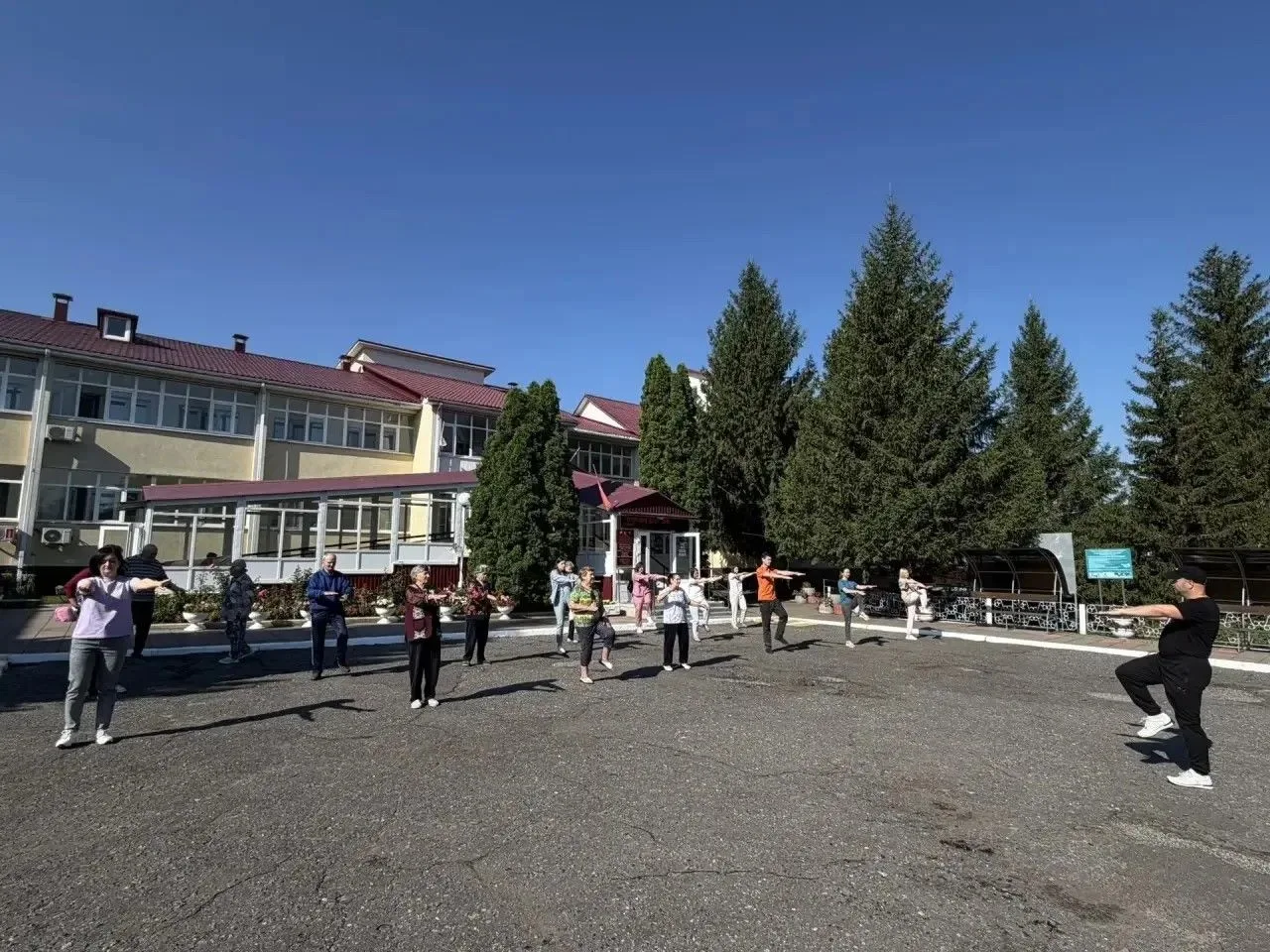 С чего начинается ваше утро? ☀️

У нас — с бодрости, свежего воздуха и отличного настроения! 
Сегодн
