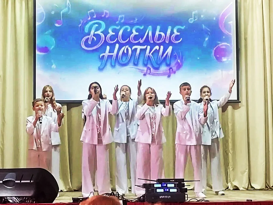 ЕЖЕГОДНЫЙ РАЙОННЫЙ КОНКУРС ЮНЫХ ВОКАЛИСТОВ «ВЕСËЛЫЕ НОТКИ» ЗАЖЕГ НОВЫЕ ЗВЕЗДЫ