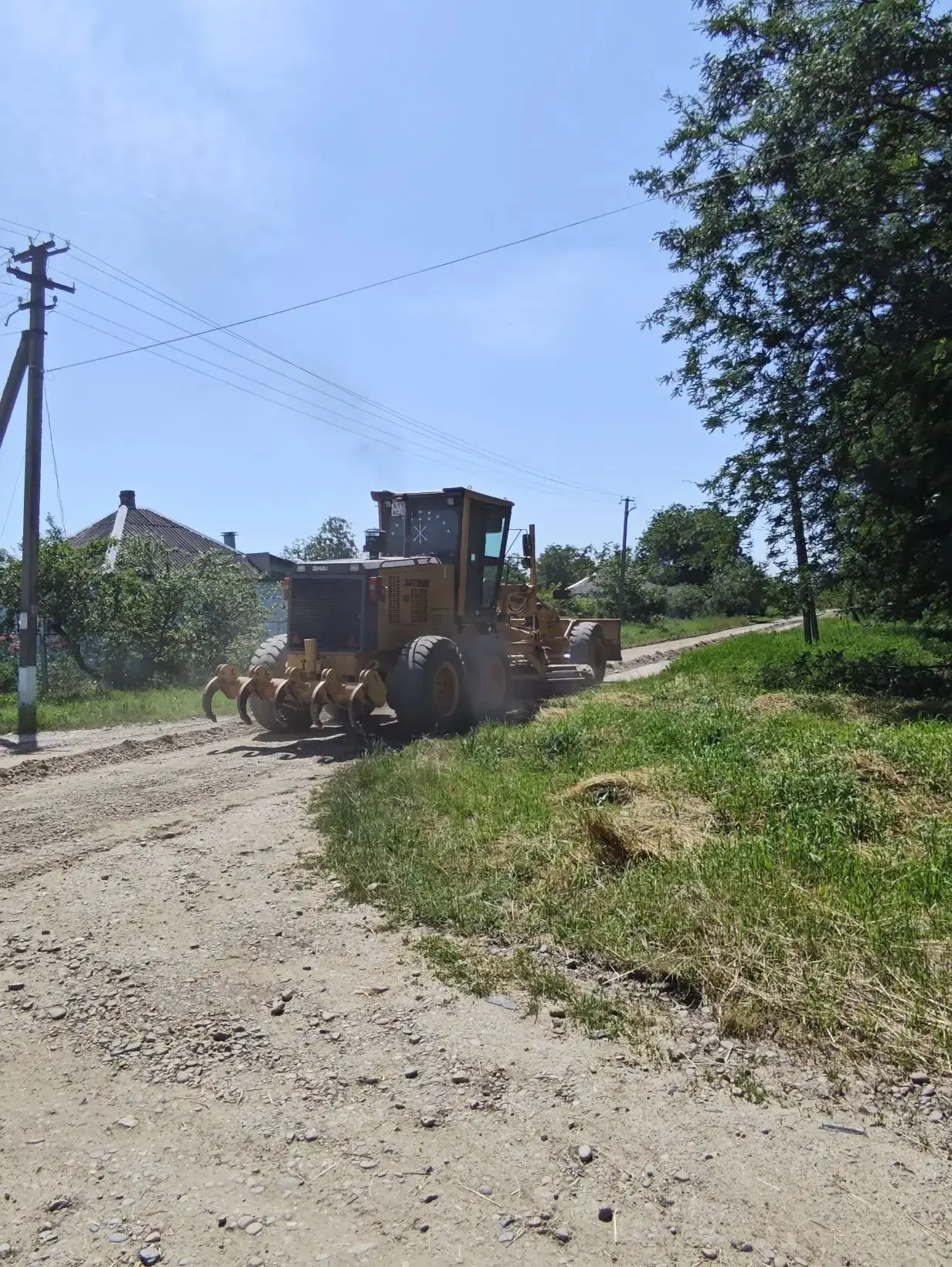 ✨В станице Дондуковской на дорогах местного значения начались работы по грейдированию и профилирован