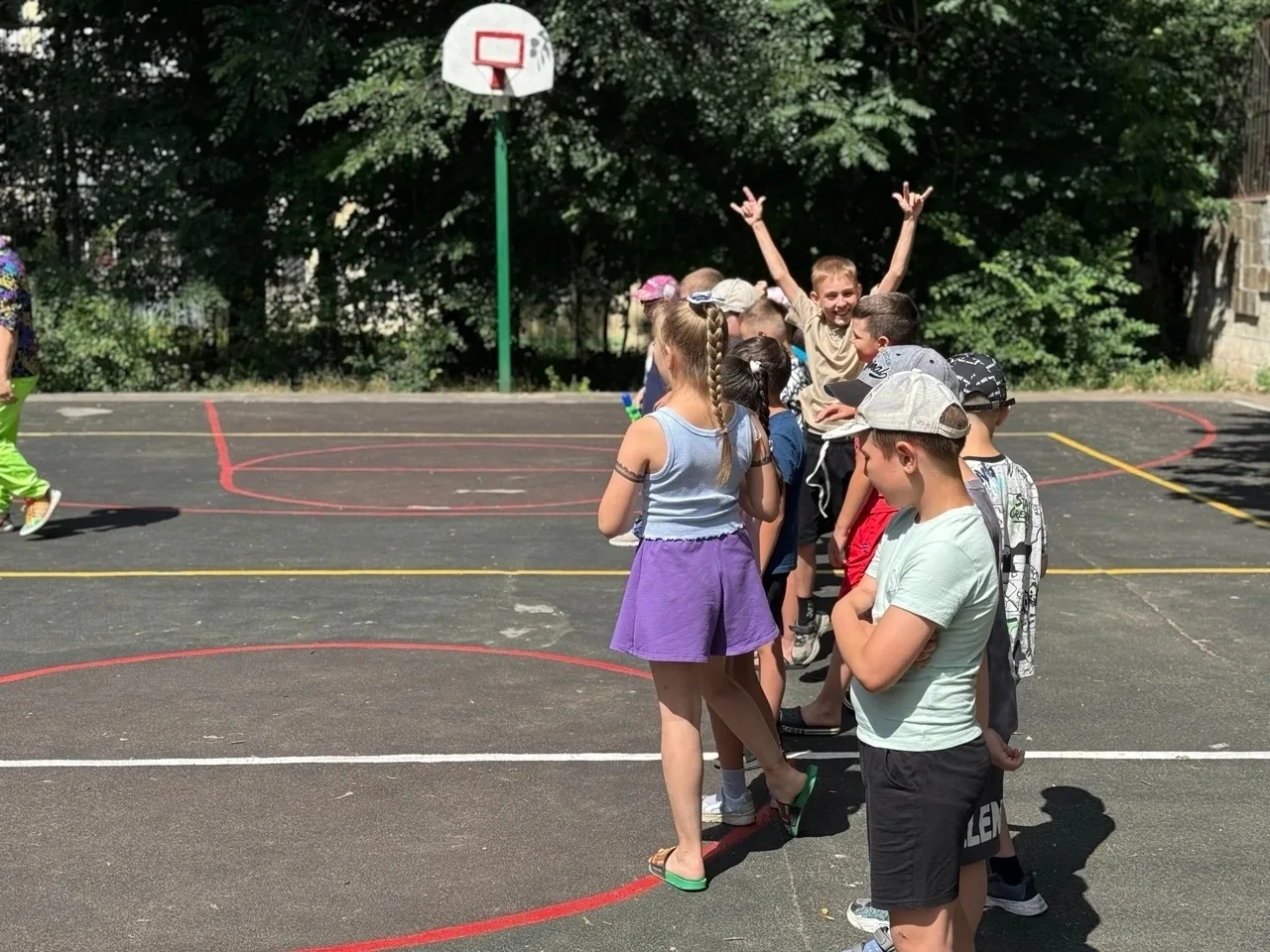 🎉 Пенная вечеринка в лагере «Дружба»: море веселья и горы пены! 🎉

В нашем любимом пришкольном лаг