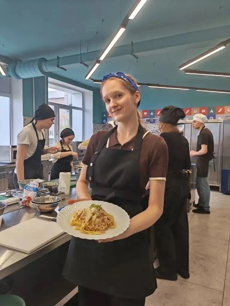 👨‍🍳 Путь к 3 разряду   В Академии сервиса продолжаются курсы по специальности «Повар 3 разряда». Сту