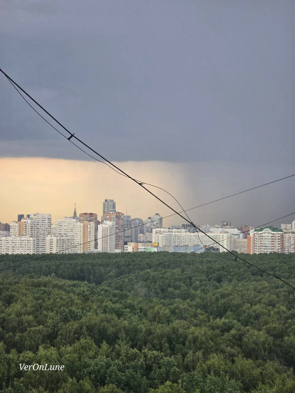 Туча, которая принесла в Москву мощный ливень 😱