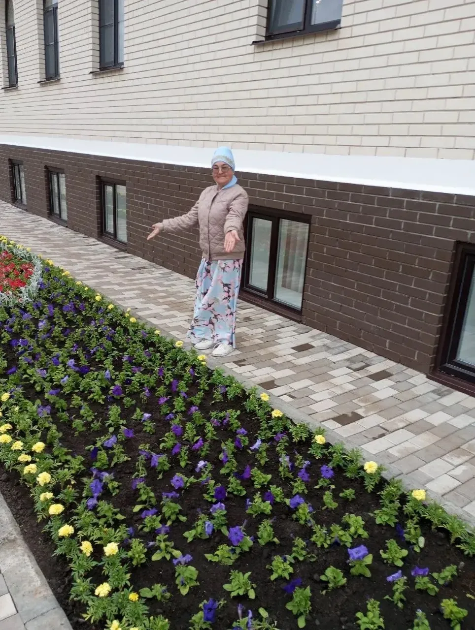 С добрым цветочным утром от Расимы Минабутдиновой из села Азеево! 🌸🌼 Пусть аромат све...