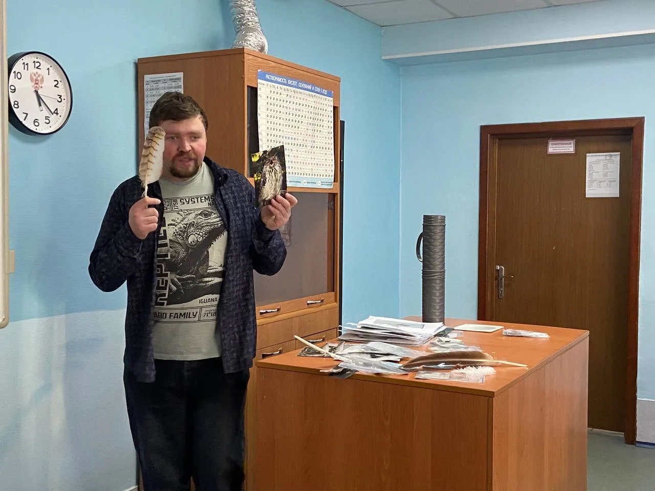 📆 На этой неделе в гостях у ребят 6В класса побывал настоящий плюмолог - Певчев Владимир Васильевич,