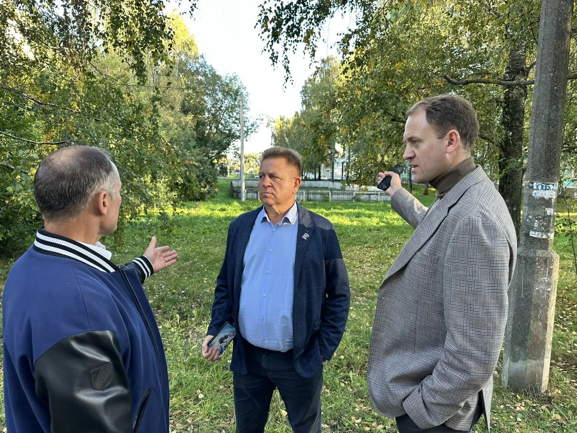 Глава Минспорта Рязанской области Владимир Антманис вместе с сенатором РФ Игорем Мурого...